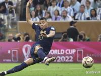 黑白直播- 姆巴佩归队 