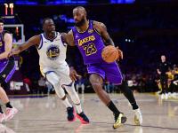 黑白直播-詹姆斯新星赛况扑朔迷离表现惊艳，勇士未来可期！的简单介绍