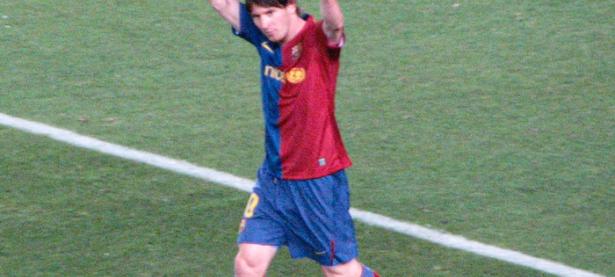 黑白体育-梅西迎来五赛季高光表现，SKT球迷沸腾！的简单介绍