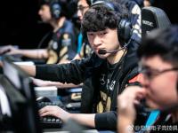 黑白体育-包含Uzi在C9比赛中精彩发挥，高光表现引发热议！的词条