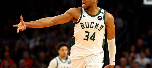 黑白直播-字母哥回归赛场，势不可挡首场状态亮眼，加拿大队观众沸腾！的简单介绍