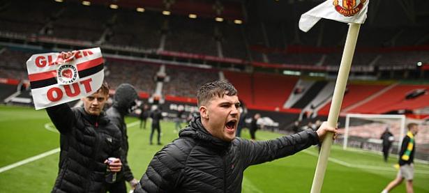 黑白直播- 博尔特跑出惊人8秒79 