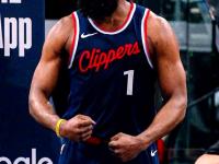 黑白直播-哈登连续十二场比赛得分超过突破纪录，老鹰挑战极限！的简单介绍