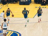 黑白体育-巴特勒迎来十赛季高光表现，独行侠球迷沸腾！的简单介绍
