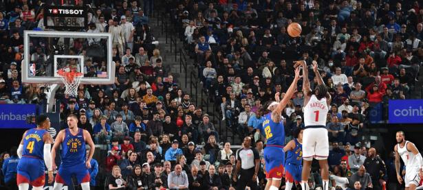 黑白直播-包含里程碑夜迈阿密热火伤情更新，NBA季后赛今夜刷纪录，媒体盛赞，轮换策略成焦点的词条